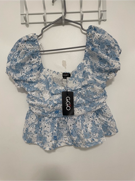 Gigio Tops - GIGIO Blue Floral Eyelet Puff Sleeve Peplum Top